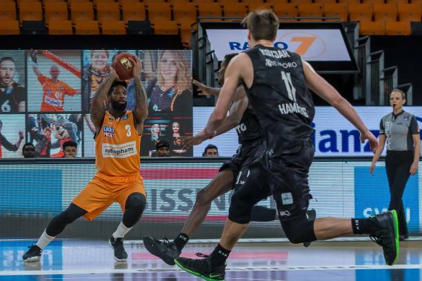 阵型前移与 阵型前移与